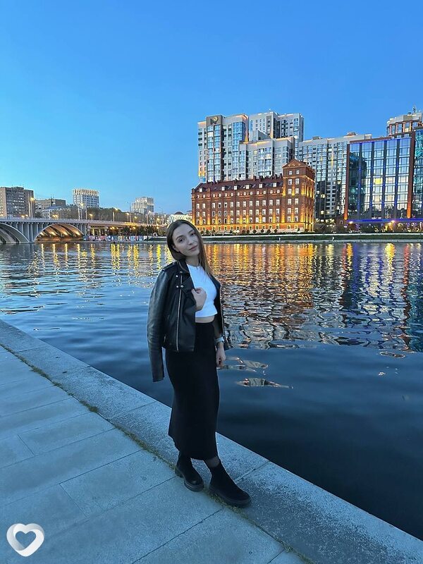 Катя, 21, Москве — анкета №1160035