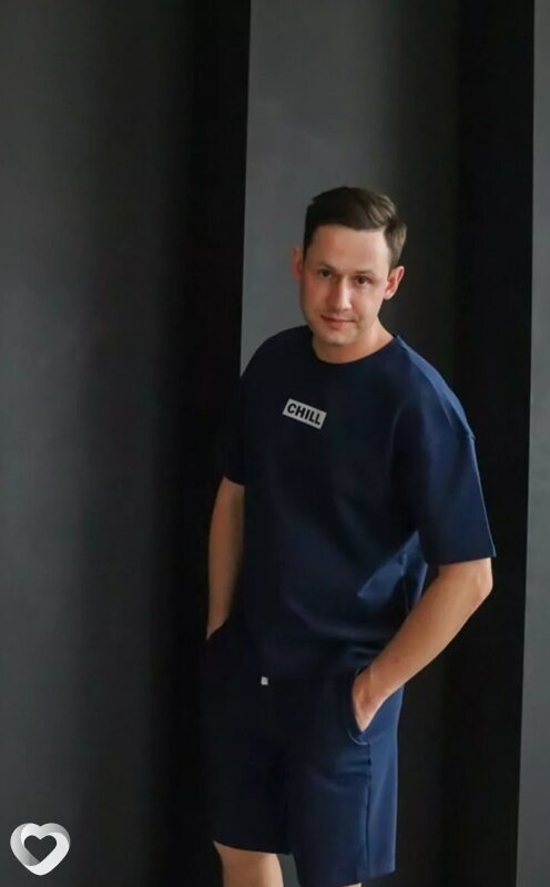 Дима, 31, Снежном — анкета №1162990