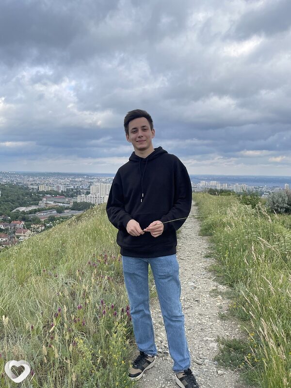 Артем, 23, Саратове — анкета №1165882