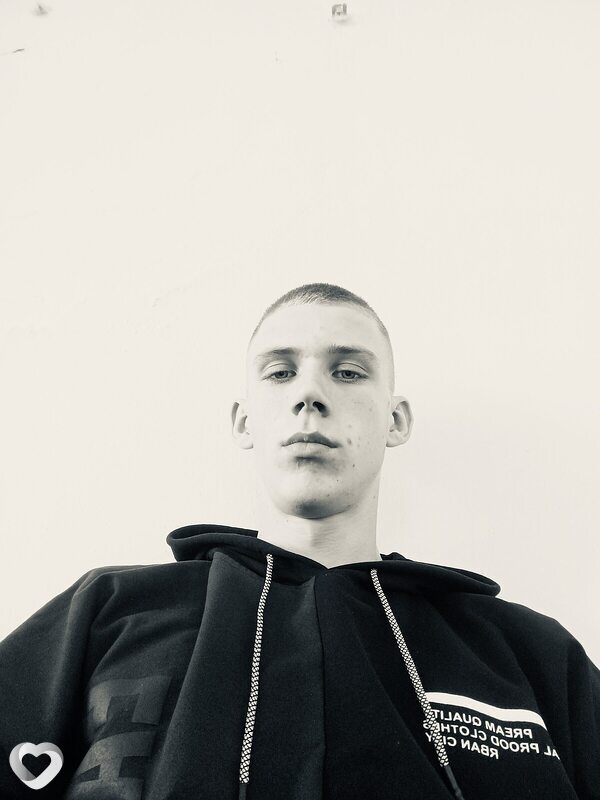 Эдик, 20, Барнауле — анкета №1167323