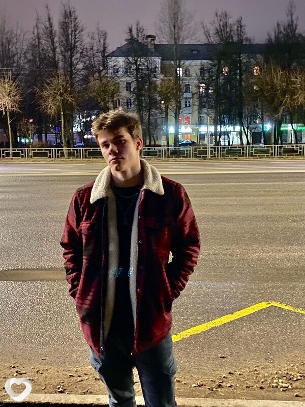 Артур, 21, Москве — анкета №1167859