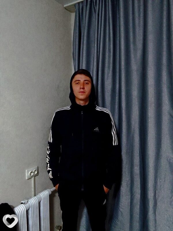 Саня, 24, Новоалтайске — анкета №1168580