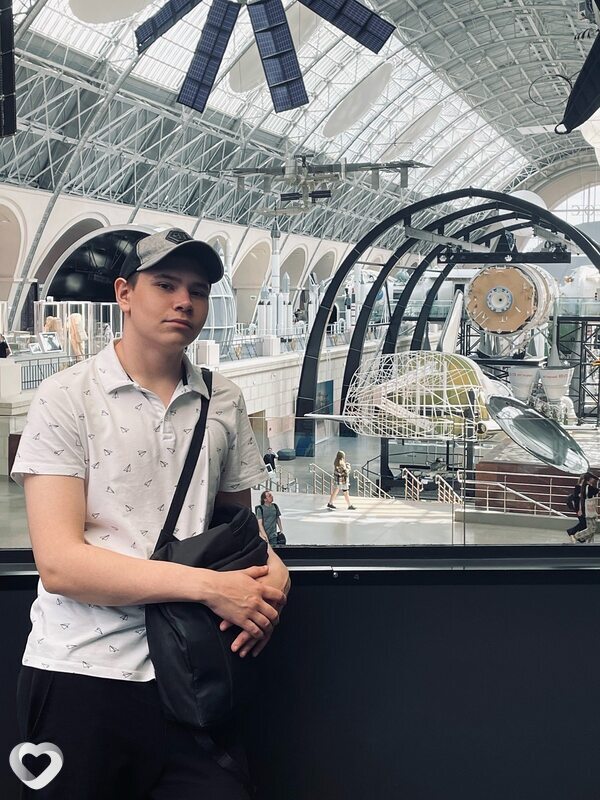 Вадим, 20, Москве — анкета №1169367