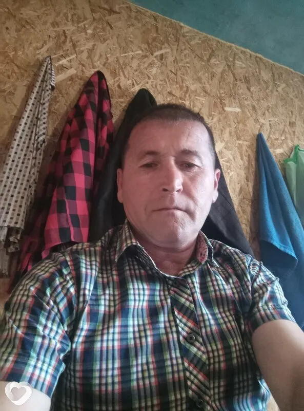 Толя, 44, Горно-Алтайске — анкета №1176179