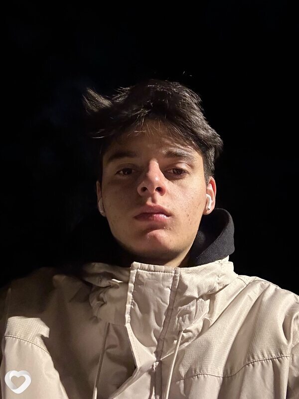 Артём, 20, Москве — анкета №1178592