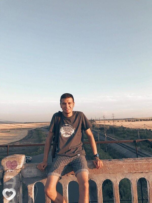 Артур, 27, Москве — анкета №1178932