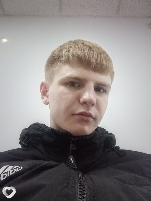 Андрей, 20, Ангарске — анкета №1179679