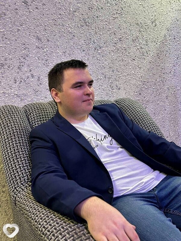 Валентин, 21, Москве — анкета №1180242