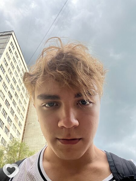 Данил, 21, Москве — анкета №1182430