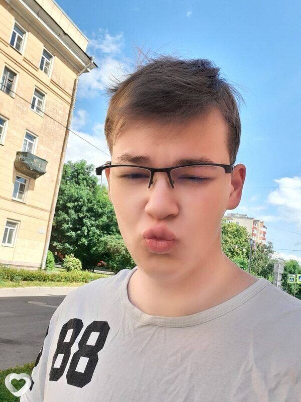 Максим, 24, Москве — анкета №1183174