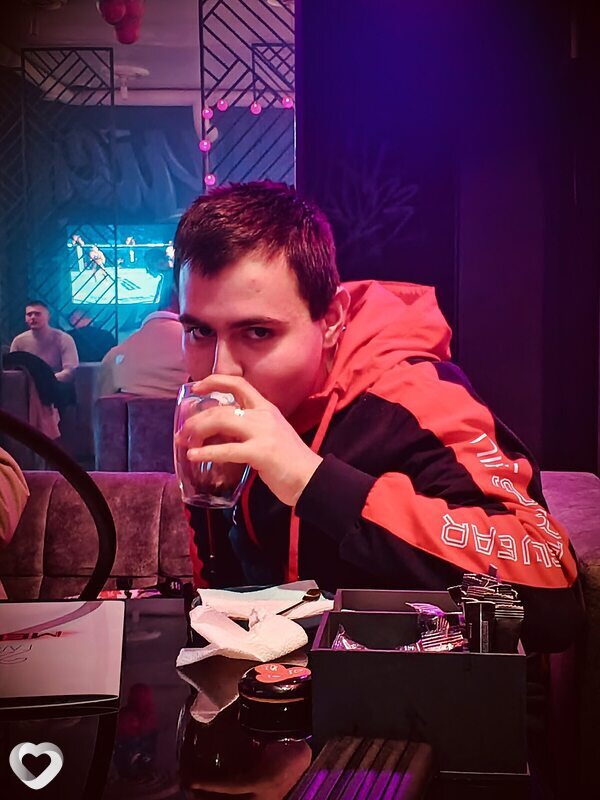 Артур, 23, Симферополе — анкета №1183340