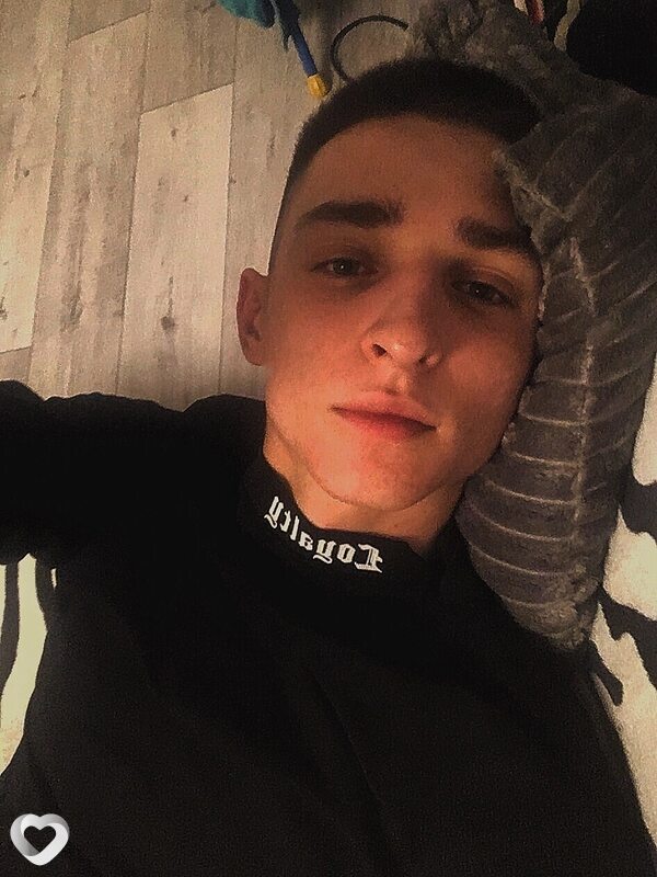 Артем, 23, Магнитогорске — анкета №1184087