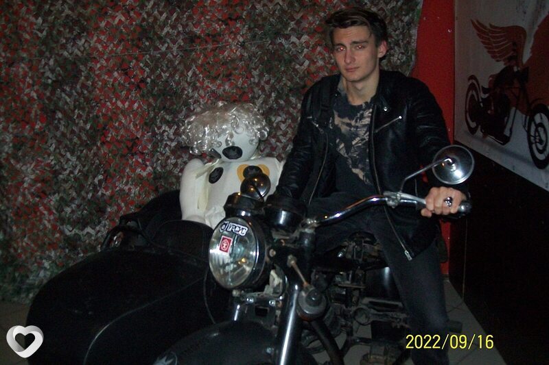 Александр, 22, Томске — анкета №1184668