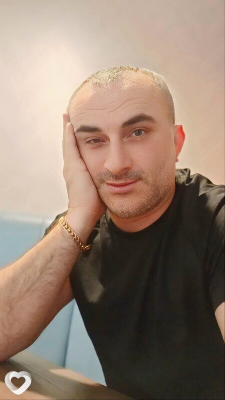 Гоги, Манчестер