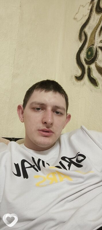 Maks, 21, Артеме — анкета №1199889