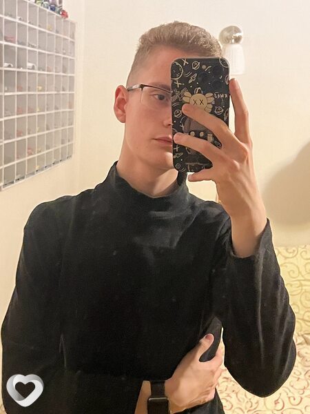 Максим, 21, Москве — анкета №1202827