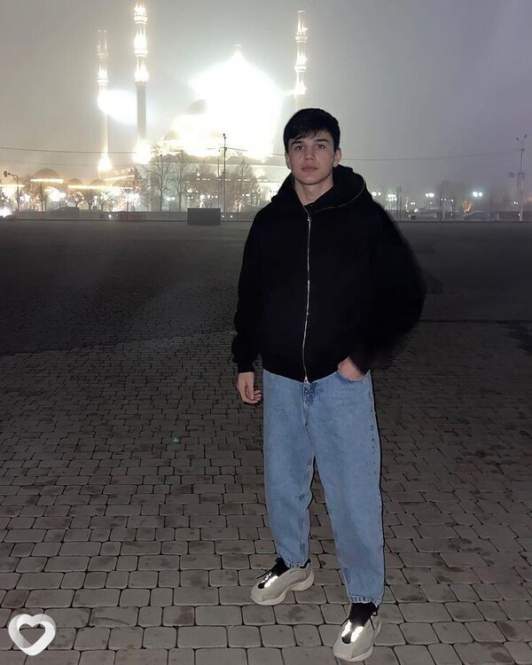 Кирилл, 22, Алчевске — анкета №1203372