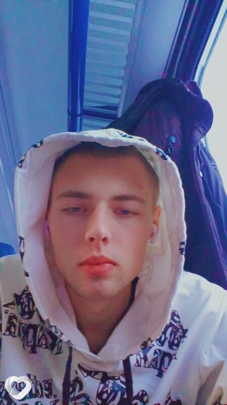 Данил, 21, Москве — анкета №1203708