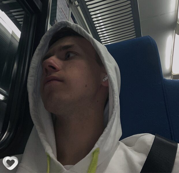 Максим, 20, Москве — анкета №1203994