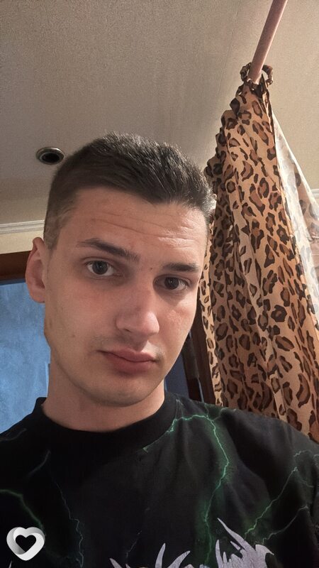 Артём, 22, Гомеле — анкета №1205209