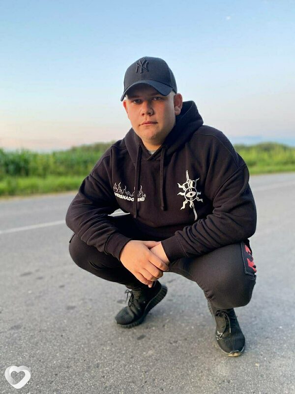 Артур, 23, Бобруйске — анкета №1211332