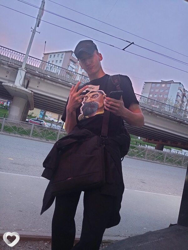 Петр, 20, Москве — анкета №1213398