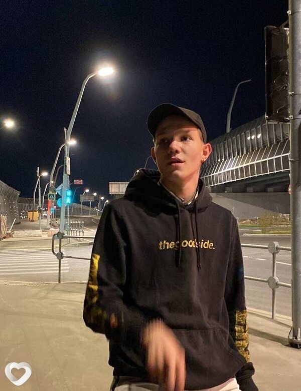 Серёга, 22, Москве — анкета №1213933