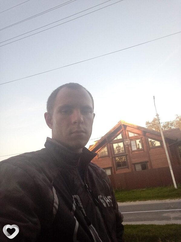 Толик, 27, Москве — анкета №1221432