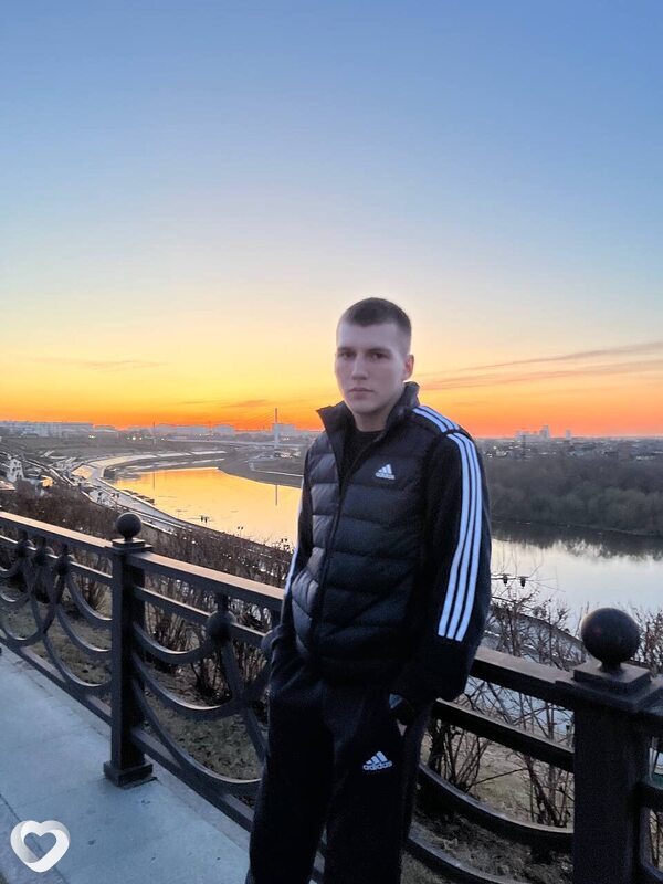 Максим, 22, Екатеринбурге — анкета №1221686