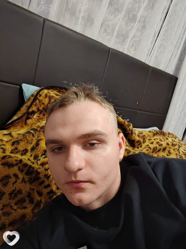 Денис, 22, Курске — анкета №1229369