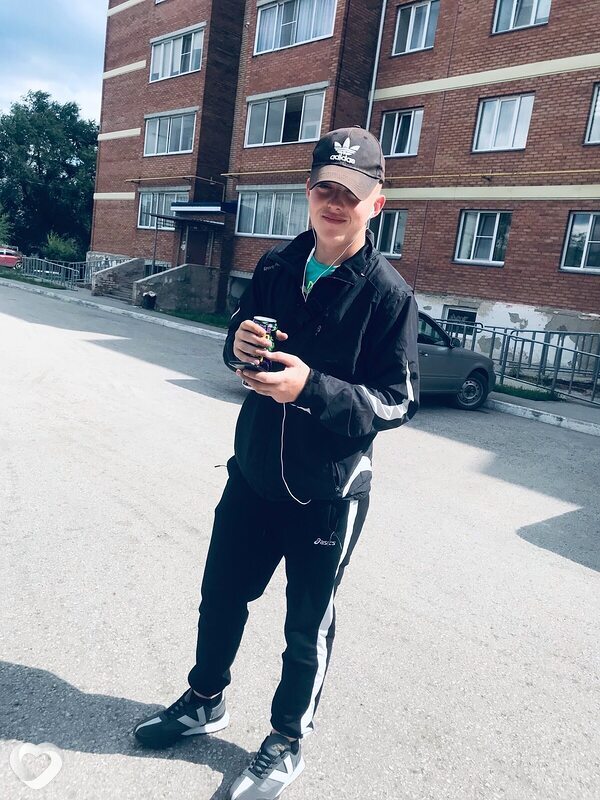 Денис, 21, Омске — анкета №1233922