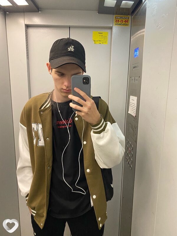 Дмитрий, 20, Омске — анкета №1235139
