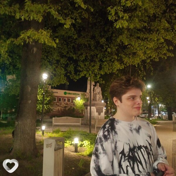 Артём, 21, Звенигороде — анкета №1237429