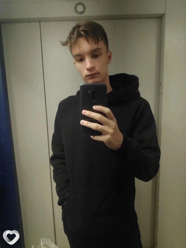 Максим, 20, Москве — анкета №1238058