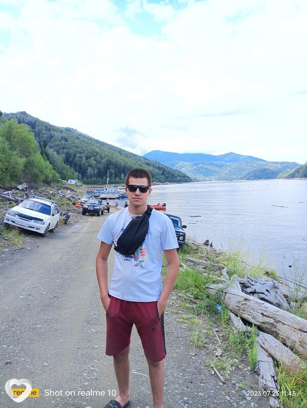 Гриша, 22, Саяногорске — анкета №1238312