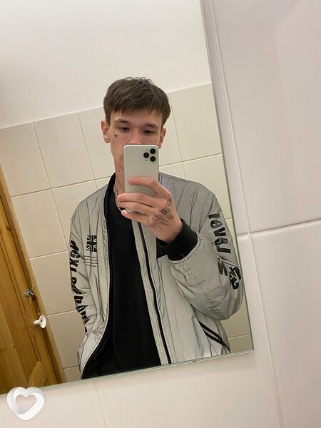 Глеб, 22, Барнауле — анкета №1240437