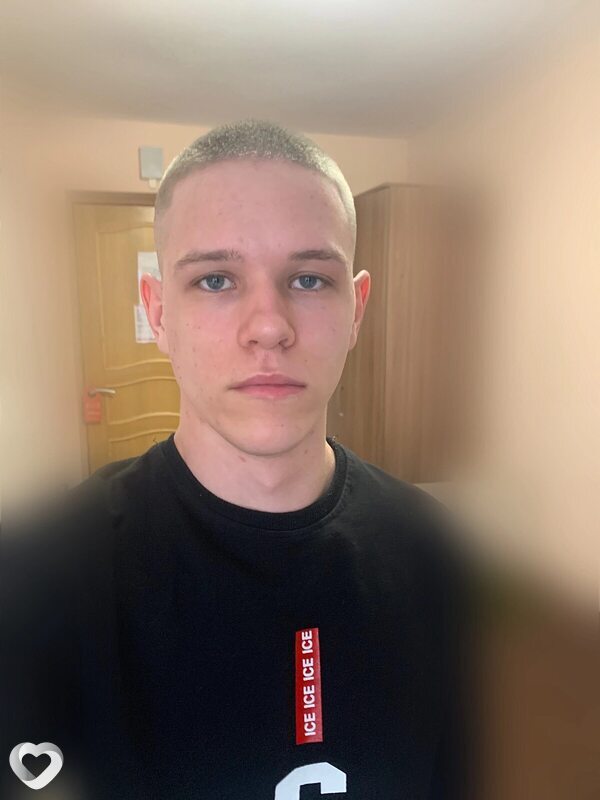 Артур, 22, Новосибирске — анкета №1241137