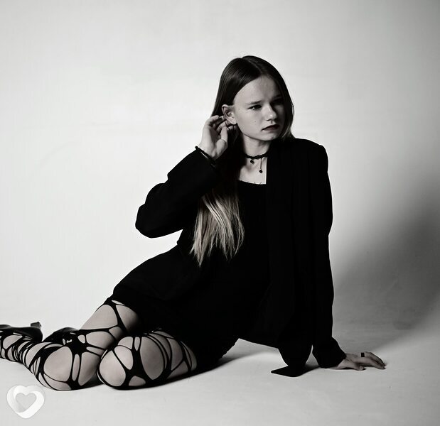Лиза, 20, Санкт-Петербурге — анкета №1242079