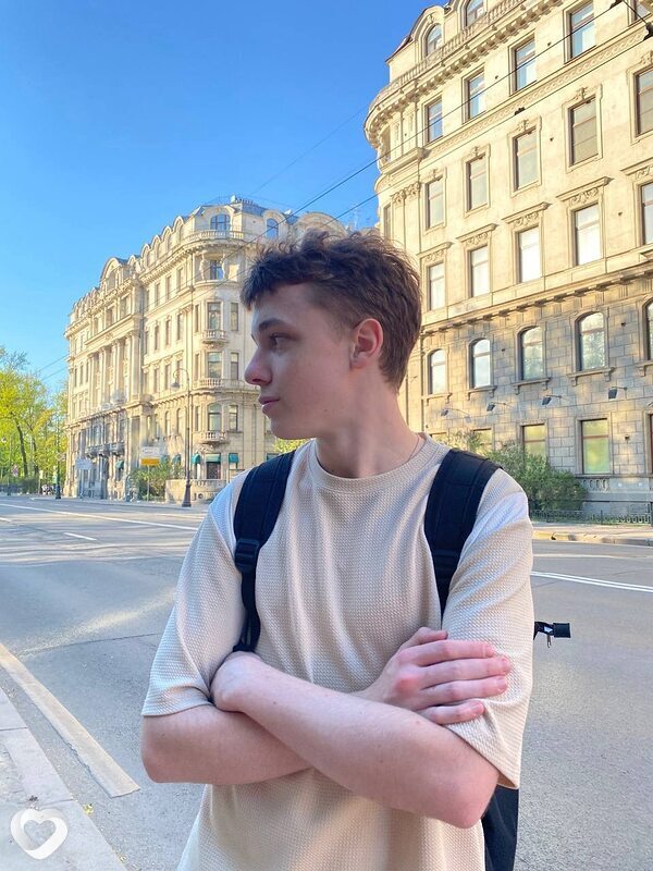 Гриша, 20, Москве — анкета №1243179
