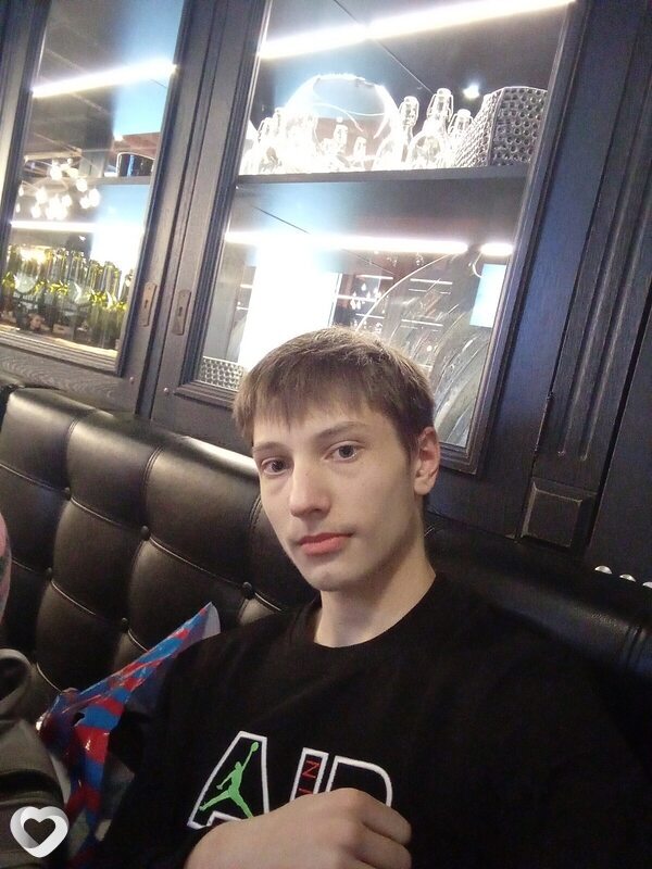 Валентин, 20, Санкт-Петербурге — анкета №1243592