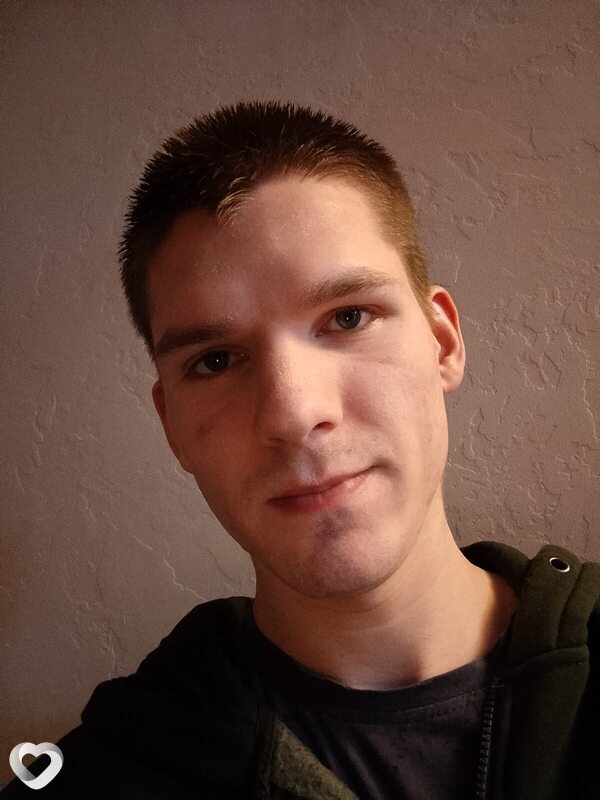 Валентин, 24, Кемерове — анкета №1243893