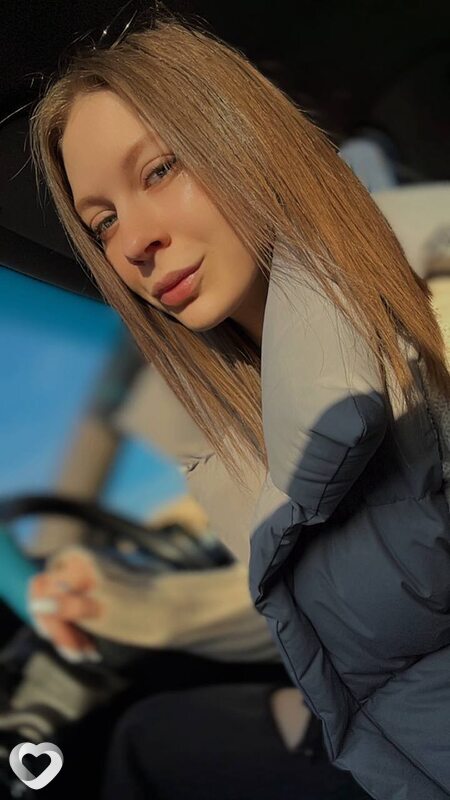 Карина, 21, Бийске — анкета №1245281
