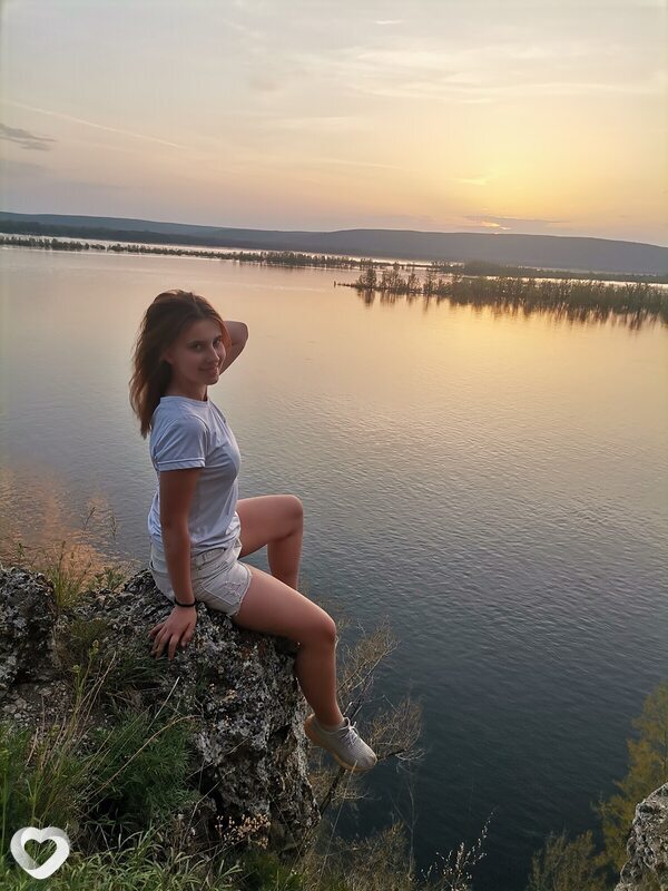 Арина, 20, Самаре — анкета №1249887