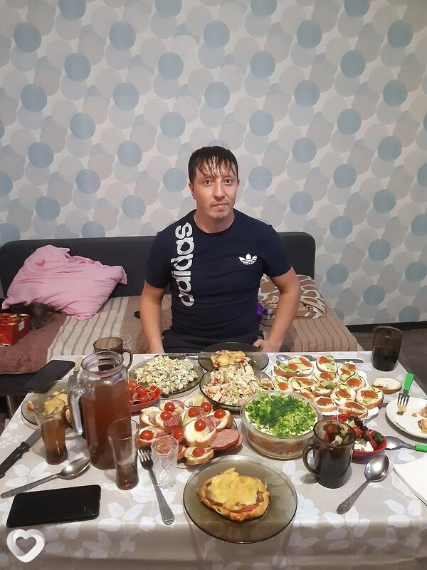 Толя, 32, Горно-Алтайске — анкета №1251804