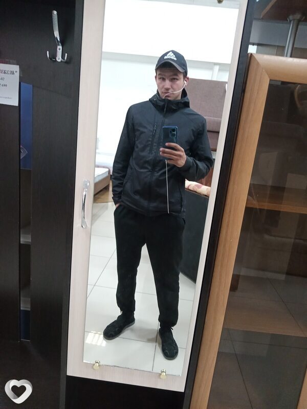 Олег, 22, Москве — анкета №1252428