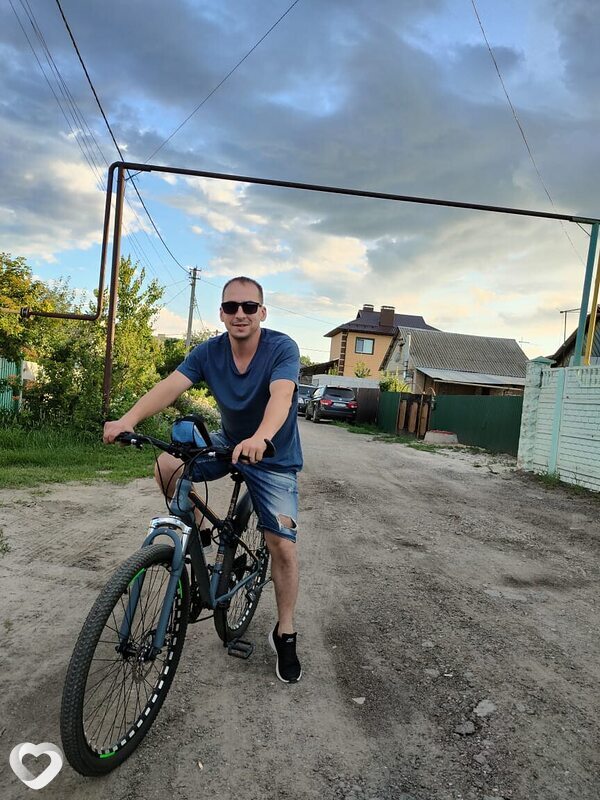 Он, 37, Саратове — анкета №1253266