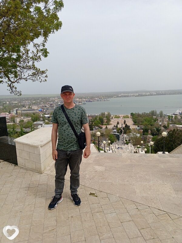 Иван, 28, Ейске — анкета №1257590