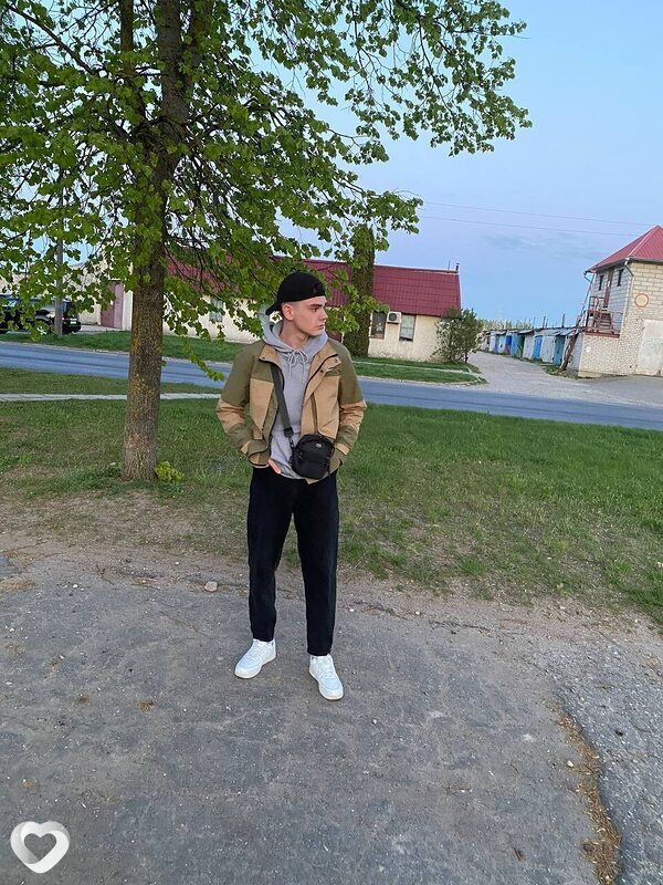 Олег, 21, Мостах — анкета №1261650