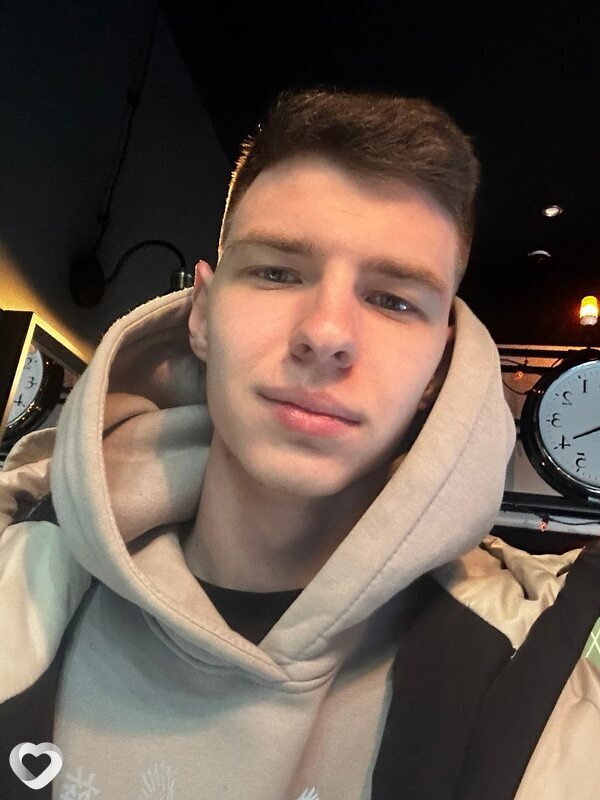 Глеб, 21, Москве — анкета №1264669