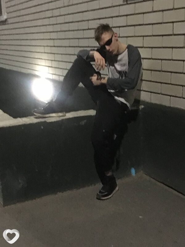 Артем, 20, Тюмени — анкета №1270035